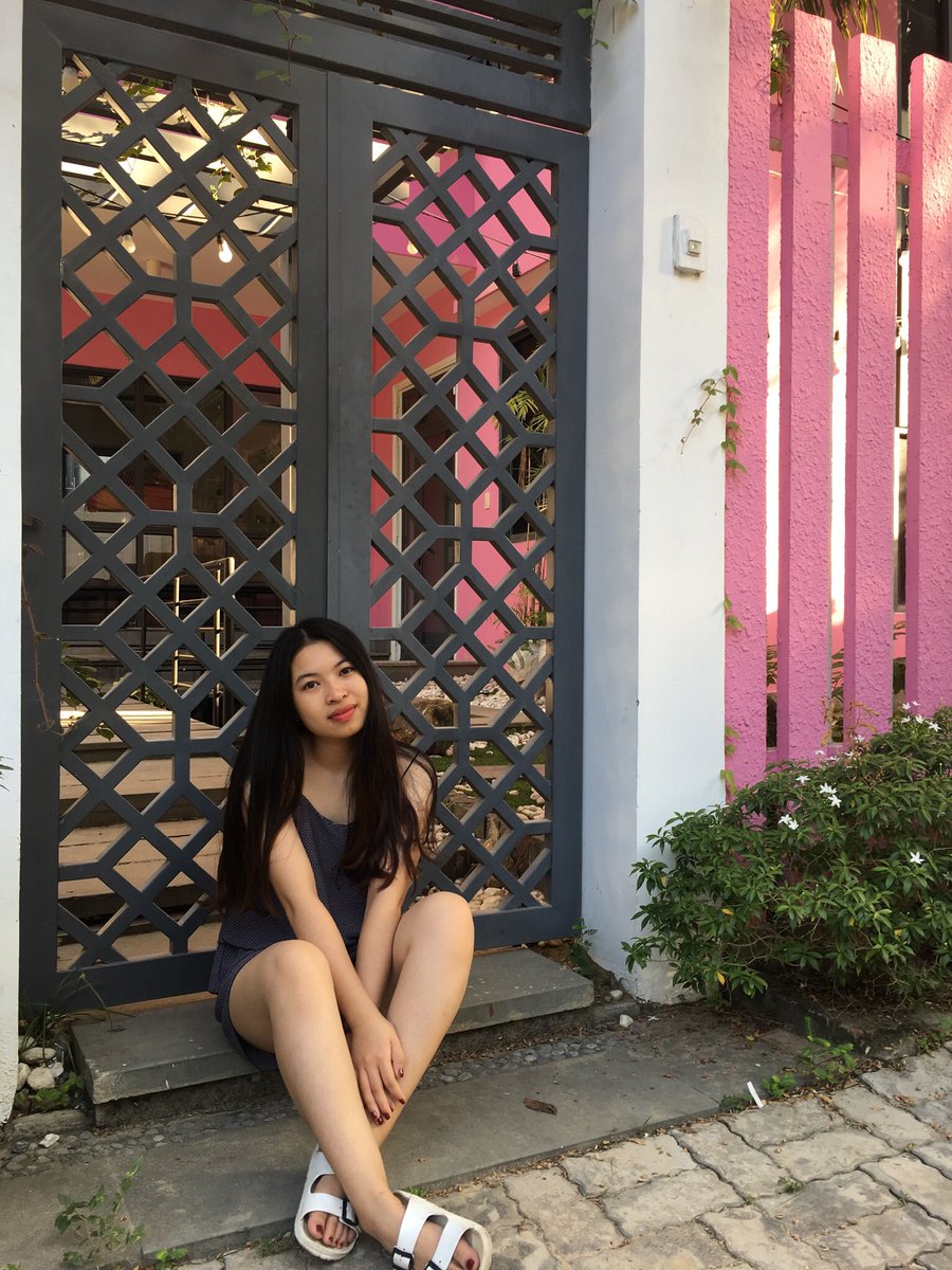 Pepper15101's tweet photo. Xin chào mọi người !!!! #skinbody 
Em thấy mọi người hay bị mụn lưng ,ngực.
Bản thân e sd nhiều sp mắc tiền ko hết! 
Nhưng sp rẻ tiền là : Lifebouy thì lại khỏi mụn lưng sau 1 tuần và dùng thêm dưỡng ẩm vaseline Thái  #vietnam https://t.co/p0Bz7KjxrP