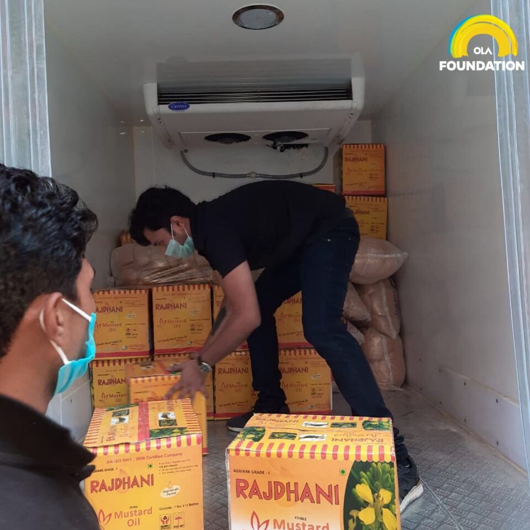Olacabs's tweet photo. #DriveTheDriverFund updates: Essential supplies are being delivered to drivers and their families across the country. We are proud to help move those, who move us. Thank you for your generosity. Please continue spread the word! #StrongerTogether https://t.co/VukGPt8VZU