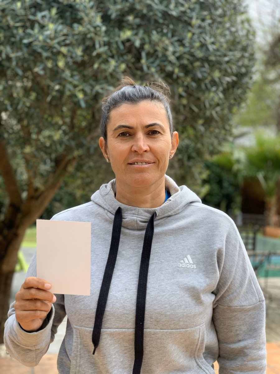 Journée Internationale du Sport au service du Développement et de la Paix. Cette #WhiteCard pour un message de paix et de solidarité envers tout le personnel en blanc mobilisé pour notre santé. Ensemble nous sommes plus forts #Covid_19 #solidarite #IDSDP2020 #restezchezvous