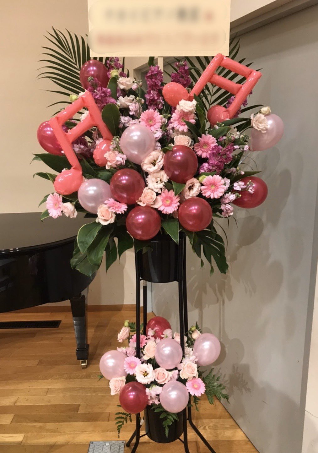 Hanaya Osaka 花束やバルーンのアレンジ お誕生日の飾り付けまでたくさんのご要望にお応えいたします ご相談のみでもどんどんお待ちしております 花屋 Hanaya フラワーアレンジ お花のある暮らし 誕生日 サプライズ スタンド 花束