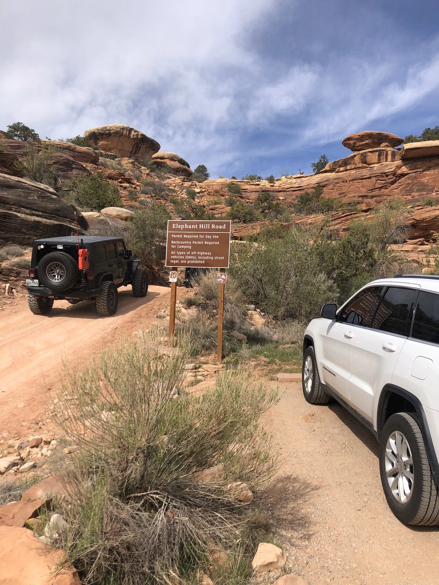 ItsaJeepWorld's tweet photo. Happy #MoabMonday #ItsaJeepWorld🌎 Missing Easter Jeep Safari 2020 because #WuhanCoronaVirus #EJS2020 #Jeep #JeepWorld #Jeeplife @H8Roads @Legendary1941 @7SlotSociety @JeepKrewe @JKU_VENOM @HawaiianStyle25 @ChrisMacaluso @jeepherashlee @LeaveMeWi1d @steelecreations @cheech_tim 😢 https://t.co/RJSmK5J1az