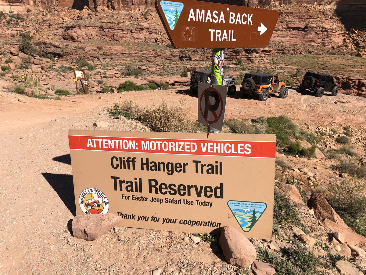 ItsaJeepWorld's tweet photo. Happy #MoabMonday #ItsaJeepWorld🌎 Missing Easter Jeep Safari 2020 because #WuhanCoronaVirus #EJS2020 #Jeep #JeepWorld #Jeeplife @H8Roads @Legendary1941 @7SlotSociety @JeepKrewe @JKU_VENOM @HawaiianStyle25 @ChrisMacaluso @jeepherashlee @LeaveMeWi1d @steelecreations @cheech_tim 😢 https://t.co/RJSmK5J1az