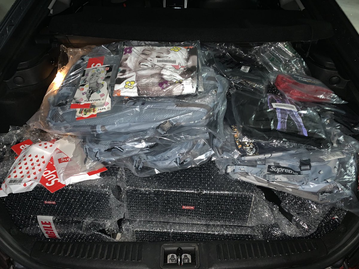 又到了一部分👻十几双AF1＋一堆包和衣服。
S/O <a href="/Cybersole/">Cybersole</a> <a href="/KodaiAIO/">Kodai</a> 

Group: <a href="/CoppedNotify/">Copped Notify 中文抢购组</a> <a href="/SkrNotify/">SkrNotify</a> <a href="/hypeallyio/">hypeallyio-中文群</a> 

Proxy and server : <a href="/_HellWorld/">Hell World</a> 

Hell World 的英国私人转运还是稳的