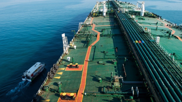 CFI_Monitor's tweet photo. The most profitable trade: 'Oil all over the oceans right now' #market #right #traders https://t.co/MrfQvonDLd https://t.co/hyd8H2IGYI