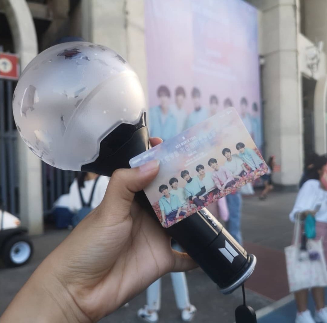 J_TwoPeople's tweet photo. ความทรงจำที่ไม่ลืม​ คิดถึงอ่ะเอาจริง​ คิดถึงมากๆ อยากเจอ😭 คิดถึงมิตรภาพ​ของมี่ด้วย​ เฟรนลี่กันทุกคนเลย​ ไว้มีโอกาสครั้งหน้าไปด้วยกันอีกเนอะ😂 #BTSLoveYourselfBKK​ @BTS_twt
#BTSLoveYourselfBKK_1year
#HappyAnniversaryLYS_BKK https://t.co/b5plDBzXNA