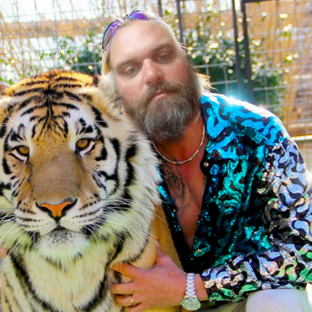 JBTrenchMafia's tweet photo. @ViewPlainview My social distancing buddy! #thevirtualview https://t.co/aSDEzOGNpi