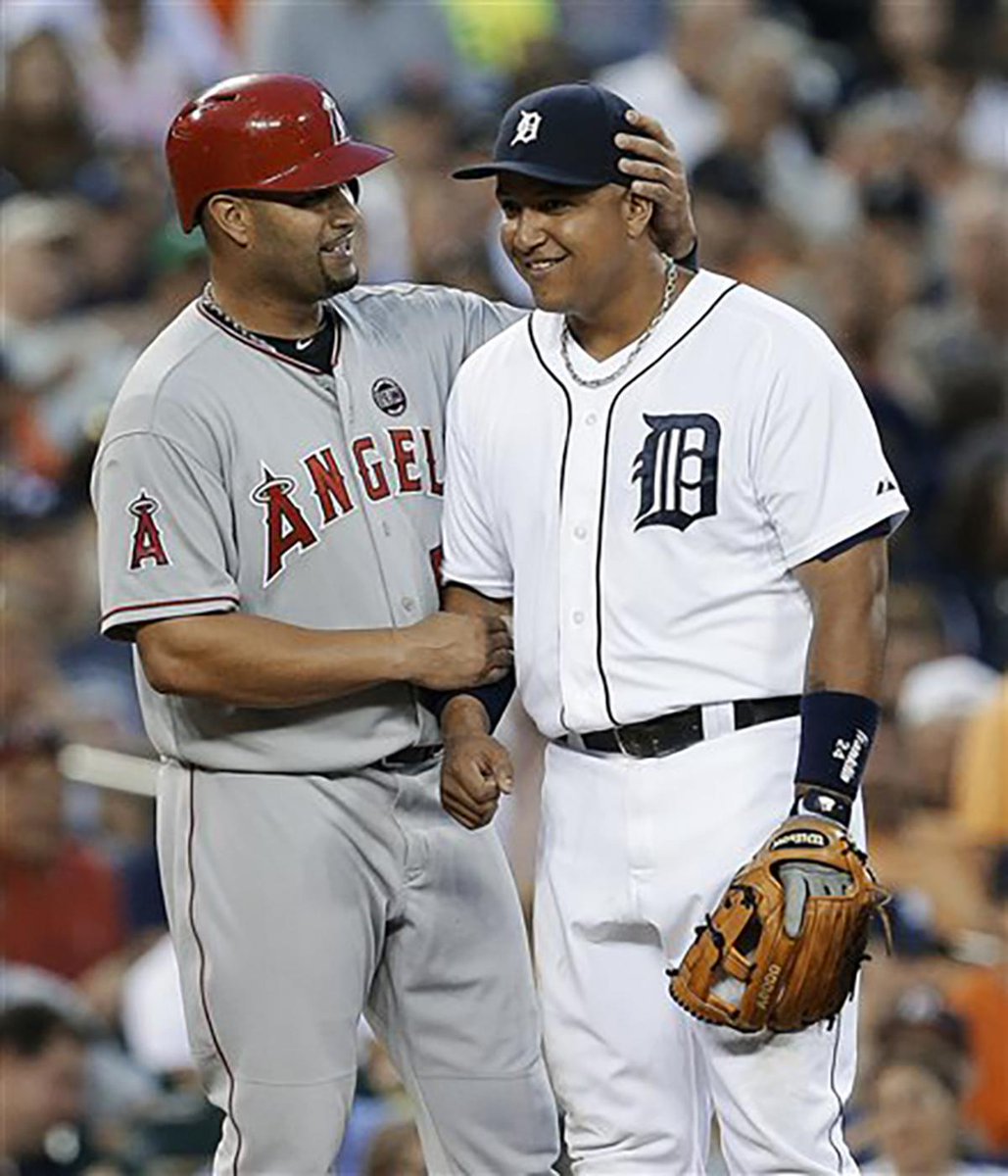 Meridianoonline's tweet photo. A Albert: "El mejor bateador que he visto, con mis ojos, Miguel Cabrera. Un talento fuera de liga, lo hace tan fácil..." finiquito el dominicano 💪🇻🇪👍⚾️ via @yancelpujols
#mlb
#latinos
#albertpujols
#miggy
#venezuela
#republicadominicana
#meridianoweb
#meridianooline https://t.co/kx3ZxDjoXQ