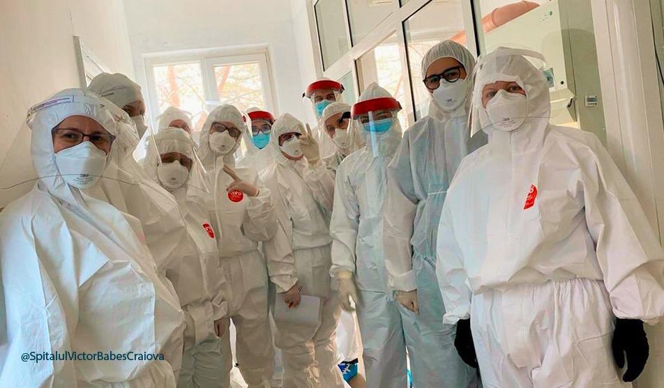 Odobes1Luminita's tweet photo. We are in this together! Romania is sending a team of 11 doctors and 6 nurses to Italy tomorrow. Solidarity is the only way we can surpass this terrible crisis. #WeStandTogether  🇷🇴 🇮🇹 🇪🇺 #coronavirus @ItalyinEU https://t.co/SRppkbgoue