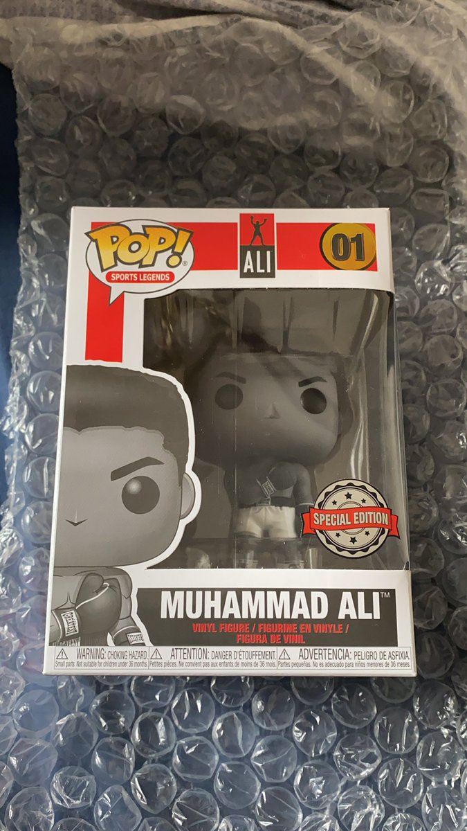 RetroGamesRplay's tweet image. Another one for the collection 😍Muhammad Ali special edition black and white Pop!