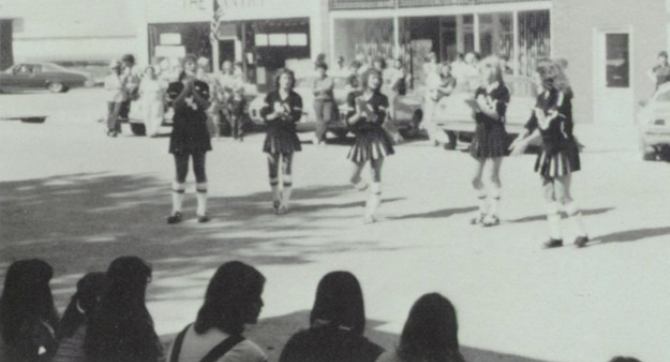 SuitUpVarsity's tweet photo. The Gresham cheerleaders in 1979 taken their pep to the streets! Of course, I would need no pep help if I had a t-shirt like this kid. https://t.co/Nqma3Yj6GX