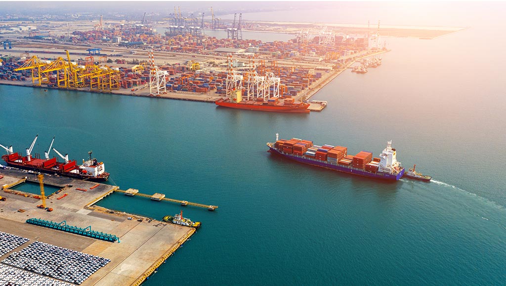 dnv_maritime's tweet photo. Digital tools demonstrate their power in keeping the customer dialogue going in times of crisis: Read in our expert interview how DNV GL – Maritime China managed to ride out the COVID-19 pandemic https://t.co/hnNHJ1neRR #remotesurvey #maritimeimpact #digitalization #stayconnected https://t.co/fs87KxeQGv