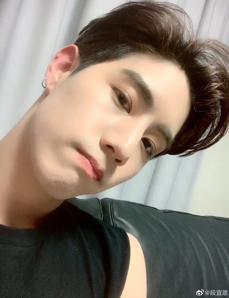 fallintuan's tweet photo. work hard play hard y’all ༄

#igot7selcaday #ahgaseselcaday https://t.co/2jfuvllS9B