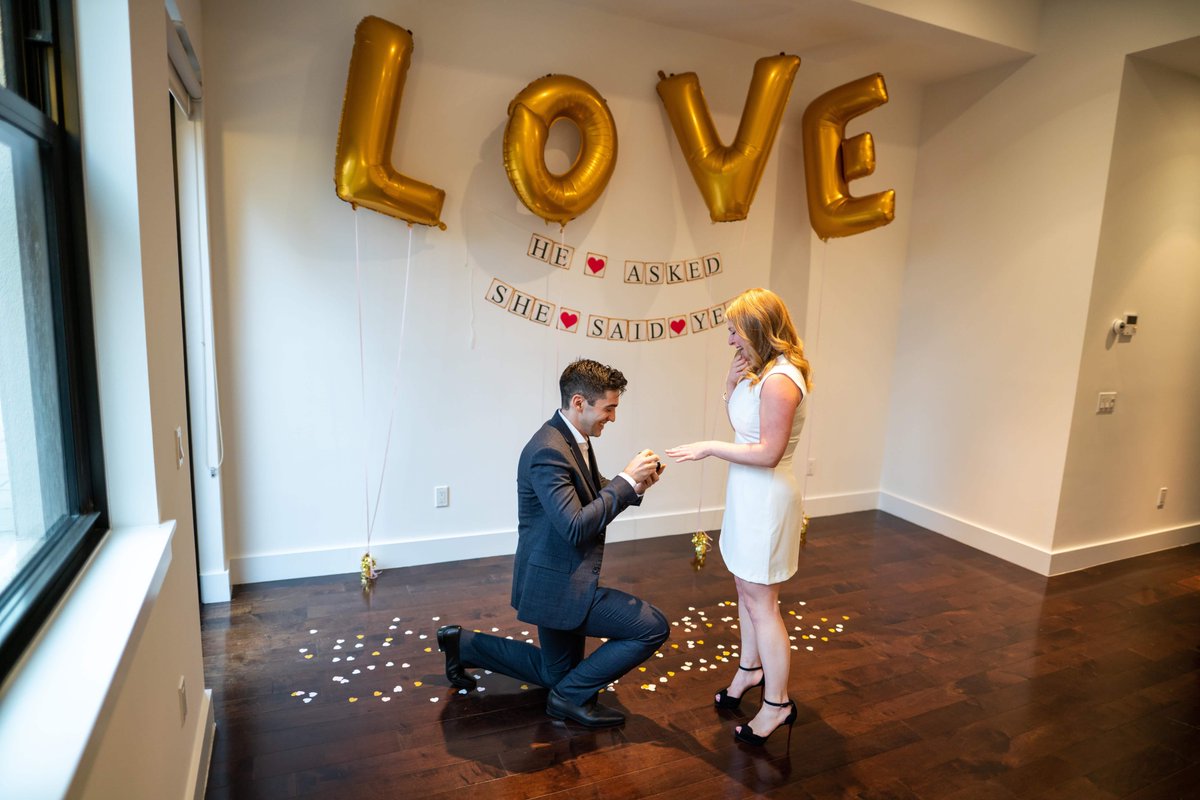 Tatiana_Caic's tweet photo. How to propose at home during the coronavirus (COVID-19) quarantine
https://t.co/3Sc9I6pBVp
#covid19 #NYCLockdown #pandemicbride #QuarantineLife #quarantineproposal #quarantineengagement #howtopropose #nycproposal #engaged #engagementstories #nycengagement #athomeproposal https://t.co/AOWe9FckH2