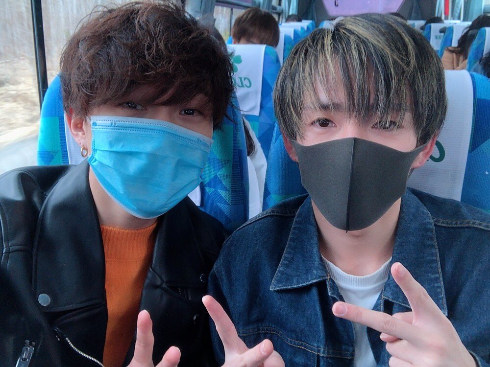 fm_mochi's tweet photo. 観光バス会社を救え！　ホテル業界を救え！
急遽開催！！　
まさかの！
ライブプロ１泊２日ツアー２０２０

2日目 バス

G.E.E.K SHUNTA
One of one Love KOHEI https://t.co/lSzXbVRtAP