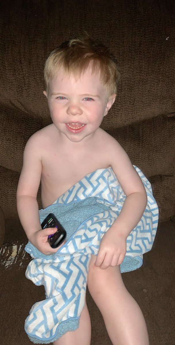traceykay2007's tweet photo. This guy is 3 today!! Happy Birthday #CallanBrant https://t.co/Az2EdxG5Bo