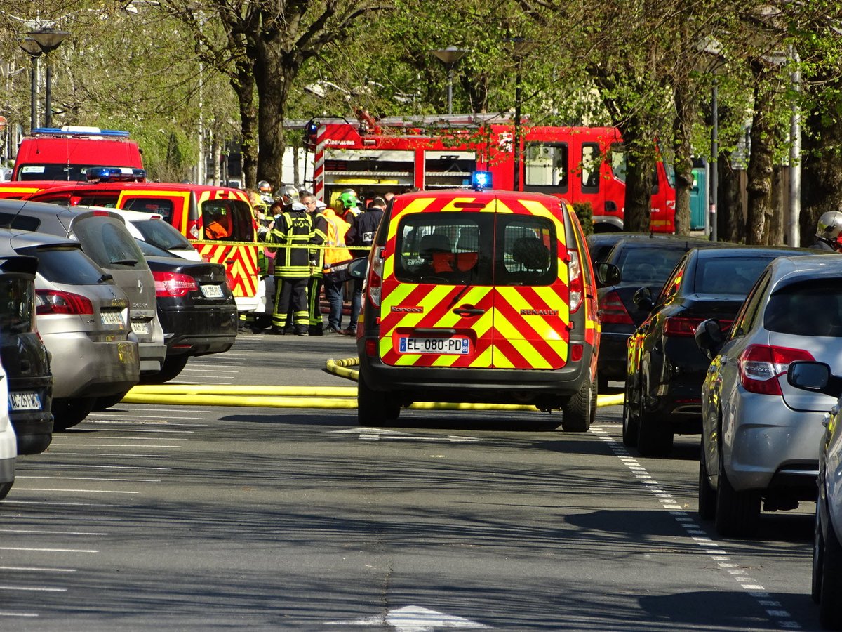 Ain - Rhône - Incident chimique à l'usine Bledina de Villefranche 
c.leprogres.fr/edition-villef…