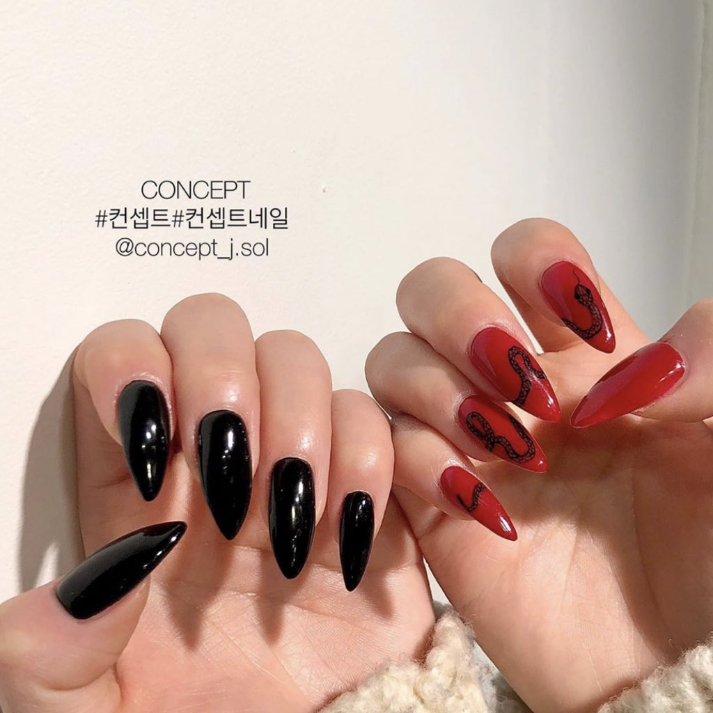 ehO_cherry's tweet photo. 수진아 이렇게 예쁜 네일을 하고 문어장갑을 끼운 놈이 누구야 데려와 다 엎어버리게 https://t.co/uYUL3GYXER