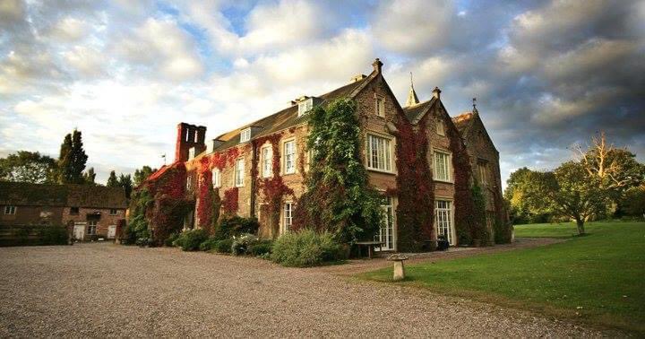 NOTICE FOR NHS &amp; KEYWORKERS

If any NHS or keyworkers need to stay away from home whilst working on the frontline, Maunsel House offers self catering rooms and cottages at an exceptional low rate. 
Please contact Sandra on 01278 661074 or 07484182128 for more information.