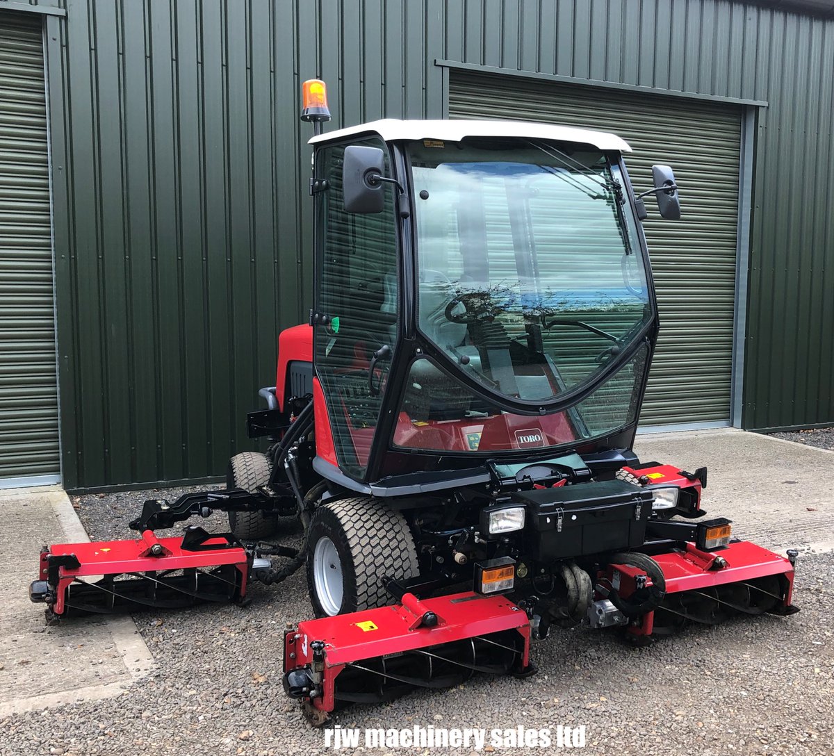 Toro T4240, 5 unit cylinder mower, 2014 ~ 2520 hrs, 47hp, Kubota 4 cylinder engine, PAS, HST, full cab with air con, 4 wheel drive on demand, cutting width up to 3.46m, 
🔥🔥 £10,750 + VAT 🔥🔥
Call today on 01480 213322 or 07894394753 
#stayhome ##cutthegrass
