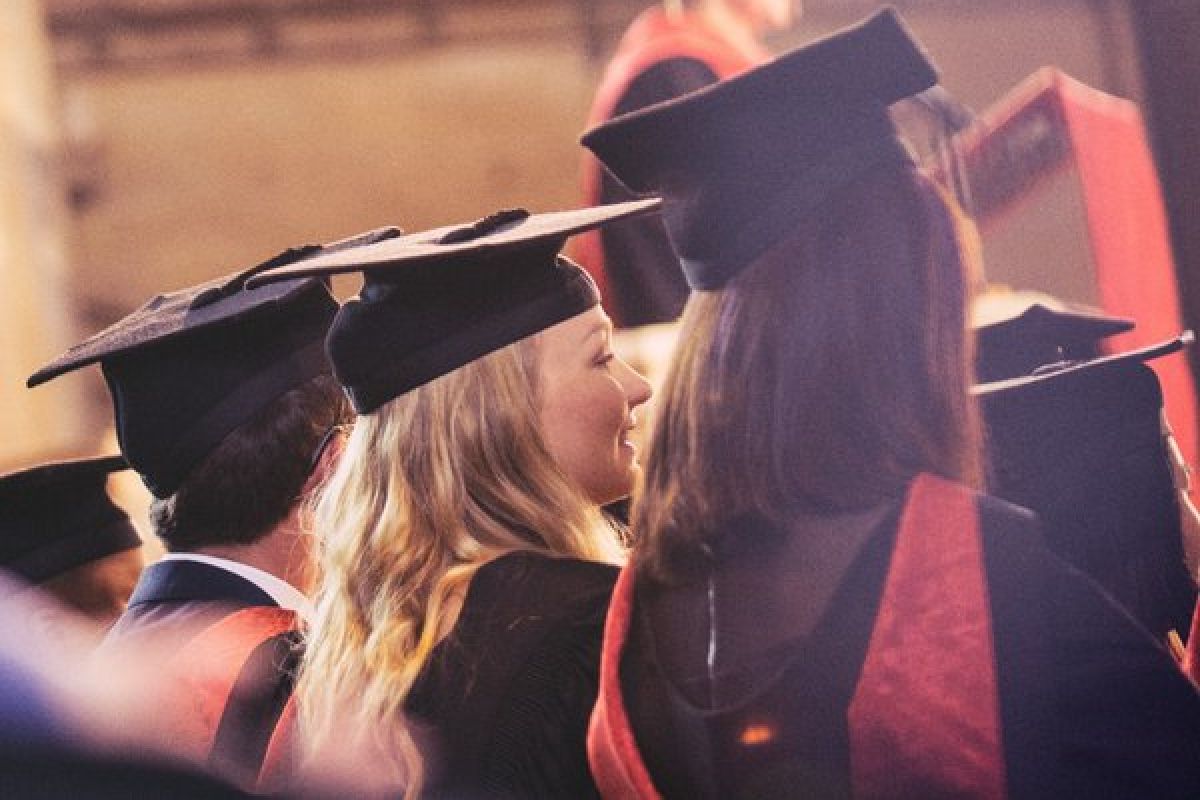 UWEBristol's tweet photo. 🎓 | Due to the ongoing global COVID-19 pandemic we have reluctantly decided to postpone the July graduation ceremonies. 

We will continue to monitor the situation and hope to rearrange in the future.

More information and FAQs here ➡️ https://t.co/mQfzjLT9Aw

#UWEGraduation https://t.co/84hVHyxMVV