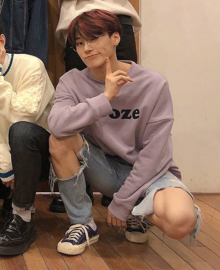 ripped jeans+legs