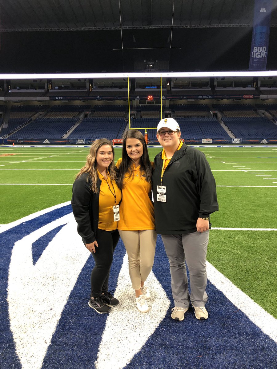 maryclair_kelly's tweet photo. @AlyssaKNewton @RonGSports @KendallMNewton @Kaylawzdx @scottwatkinsTU @TheJeffTakeWXXV @TristanRuppert I miss sports. https://t.co/EpQedBtyFz
