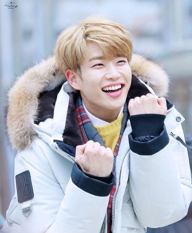 The Smol Blonde Myungjun A thread;