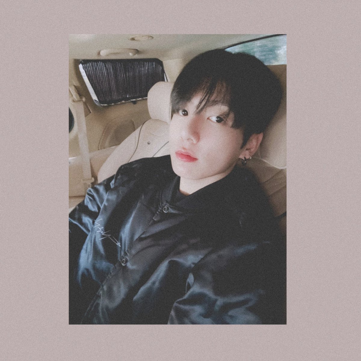 yourpachira's tweet photo. ー'Cause when i'm with you, i'm in Ｕｔｏｐｉａ.

#ARMYSelcaDay #ARSD #방탄소년단 https://t.co/8BLnD1mJ4R