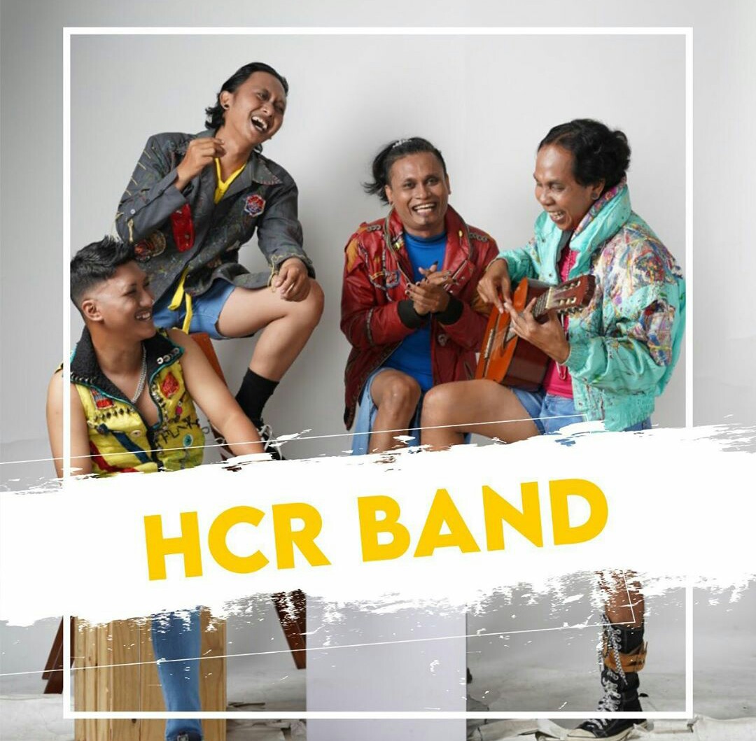 HCR_band's tweet photo. Ada yg tau nama nama personil HCR Band ini ? 
#HCRband #YudieRaflyz #BannieHaryadi #MahdonDart #NyomeRyan #PengenJadiArtis #PengenJadiArtisMovie #HancurBand https://t.co/QPmcMWwrcF