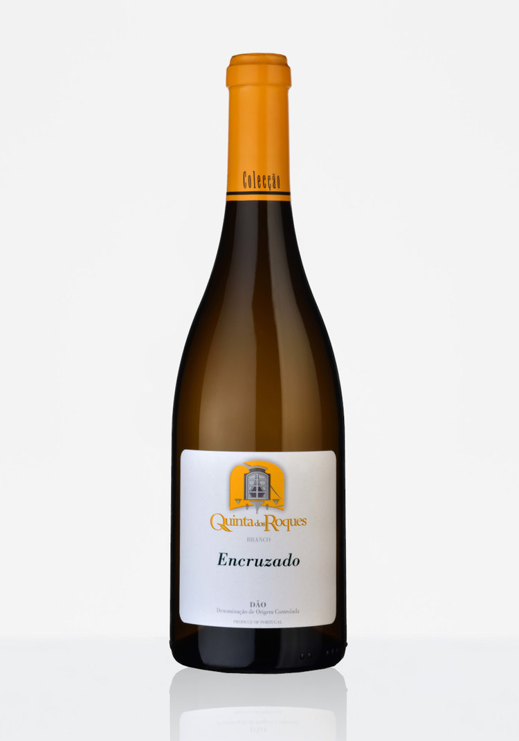 Want to know about Encruzado?Encruzado is a white grape that is indigenous to Portugal. Its homeland is in the Dao, where it thrives at the higher altitude and granitic soils. 1/5