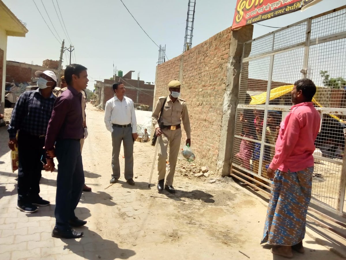 राशन भोजन की कमी किसी को नही होने दी जाएगी। प्रशासन तथा अधिकांश लोग कटिबद्ध हैं कोरोना से लड़ने के लिए। सहयोग करते रहिए, घर मे रहिये। social distancing का पालन करिए। धन्यवाद।।