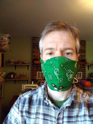 firewouldburn's tweet photo. Entertaining scrap fabric? Perfect for masks! Big thanks to @j__st for the pattern. https://t.co/vMqHslmtgb