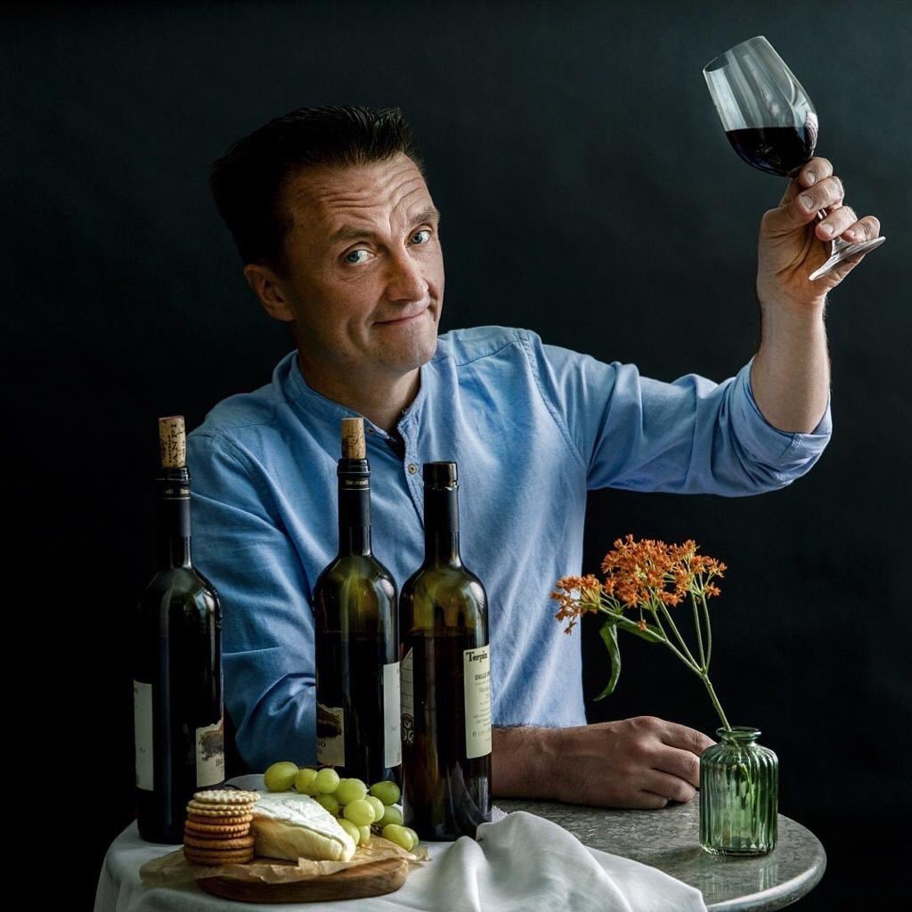 Viinitie Live Talk - Uusi keskusteluohjelma viinistä ja sen vierestä!

Facebook Live -lähetyksessä Suomen tuoreimmat Master of Winet Pasi Ketolainen ja Heidi Mäkinen keskustelevat viinimaailman ajankohtaisista aiheista. Torstaina 9.4. 18-19, vieraana Antti Rinta-Huumo <a href="/viinilehti/">Viini</a>