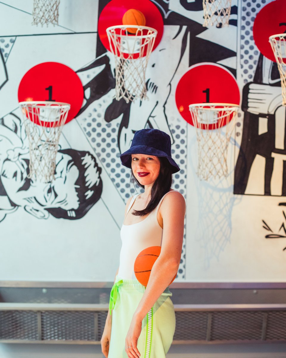 🎵Basketball is my favorite sport. I like the way they dribble up and down the court. 🎵 Comment below the name of this song 😉#MusicMonday #HotelZeppelin #ViceroyUrbanRetreats