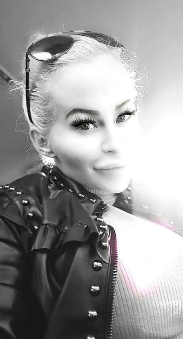 Never drive faster than your guardian angel can fly😉 #Drive #fastandfurious #selfie https://t.co/Hhv<a href="/tag/selfie"class="tags"><span>#selfie</span></a><a href="/tag/drive"class="tags"><span>#drive</span></a><a href="/tag/fastandfurious"class="tags"><span>#fastandfurious</span></a>