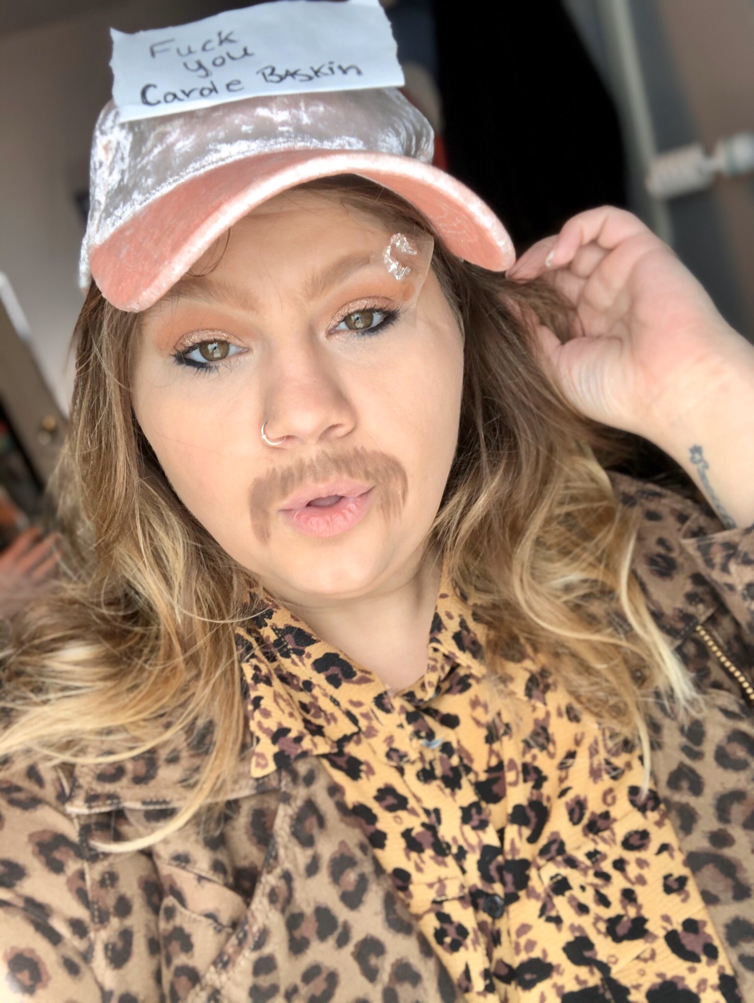 leah-stanley-facebook-instagram-twitter-profiles