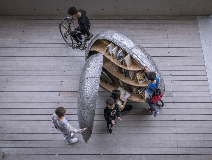 rumble_rum's tweet photo. The design firm LUO Studio turned a standard bicycle into a mobile library that flaunts the shape of a beetle!
Read More: https://t.co/pqlnQmKFsU
#luostudio #library https://t.co/mPxDZgI6me