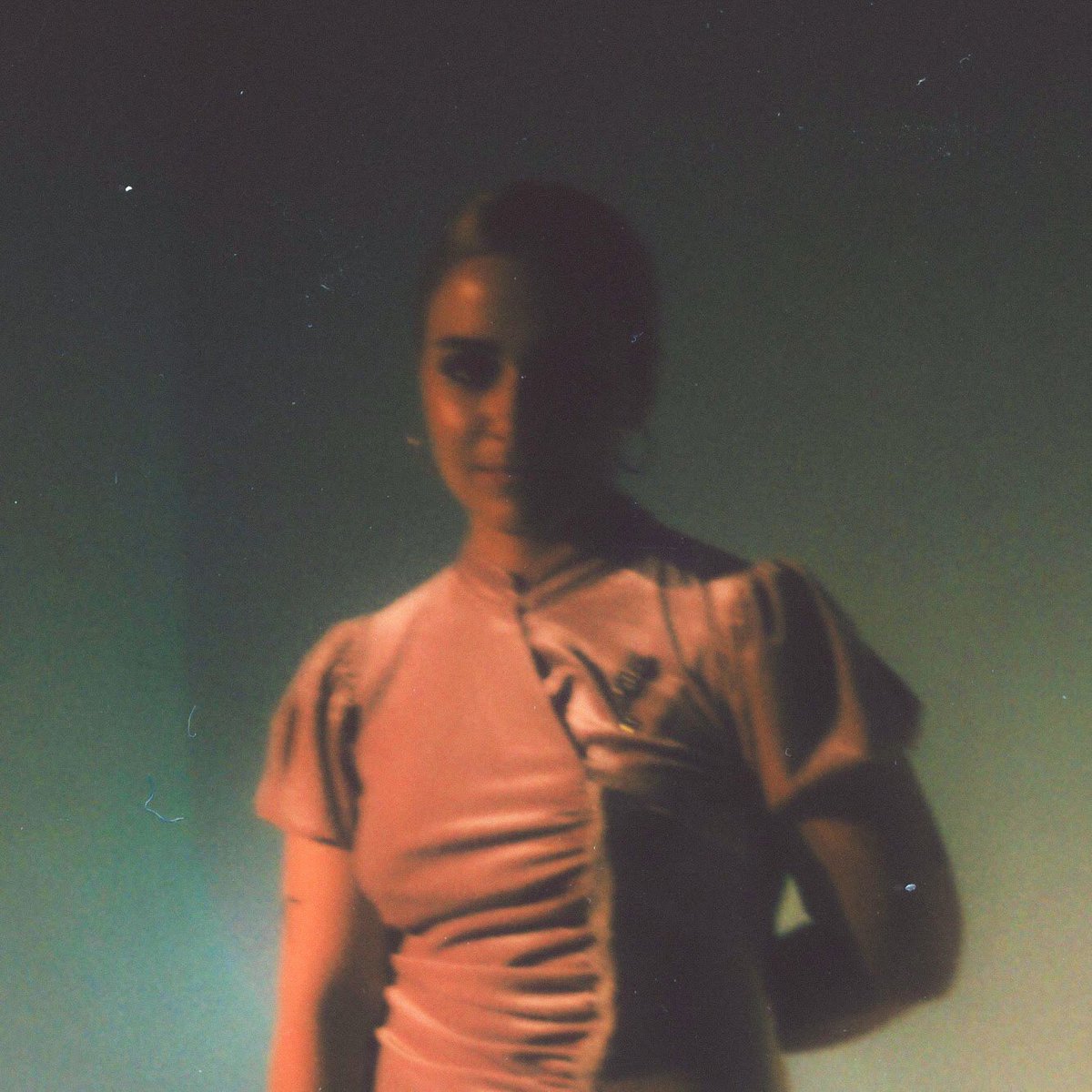 Radio 058 — <a href="/templeofangels/">Temple of Angels</a> vocalist, artist, and radio DJ, Bre Morell <a href="/petalcollector/">B&B ❀ུ۪ ☽</a> shares a dreamy session from her home in Los Angeles to help you ease into your week.
Tune in: lascruxes.com/radio/058-call…
#lascruxesradio