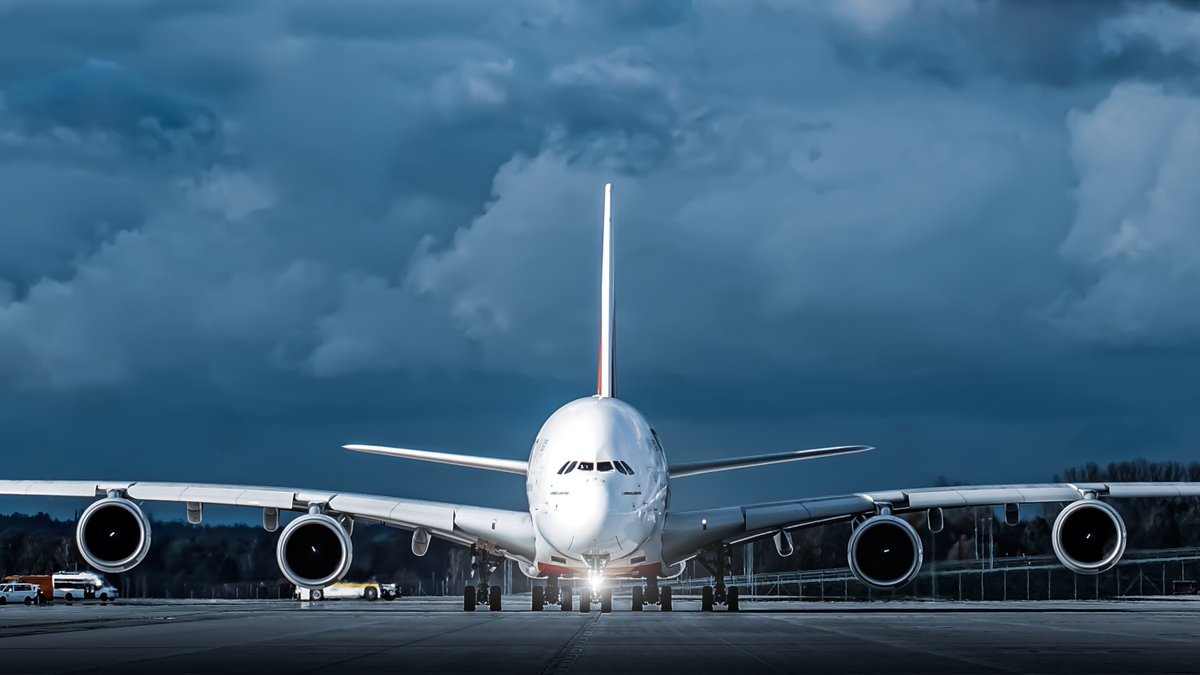 emirates's tweet photo. Hope, is seeing light in spite of being surrounded by darkness. #MondayMotivation

Image credit: Maxi https://t.co/0C04YFbDLi