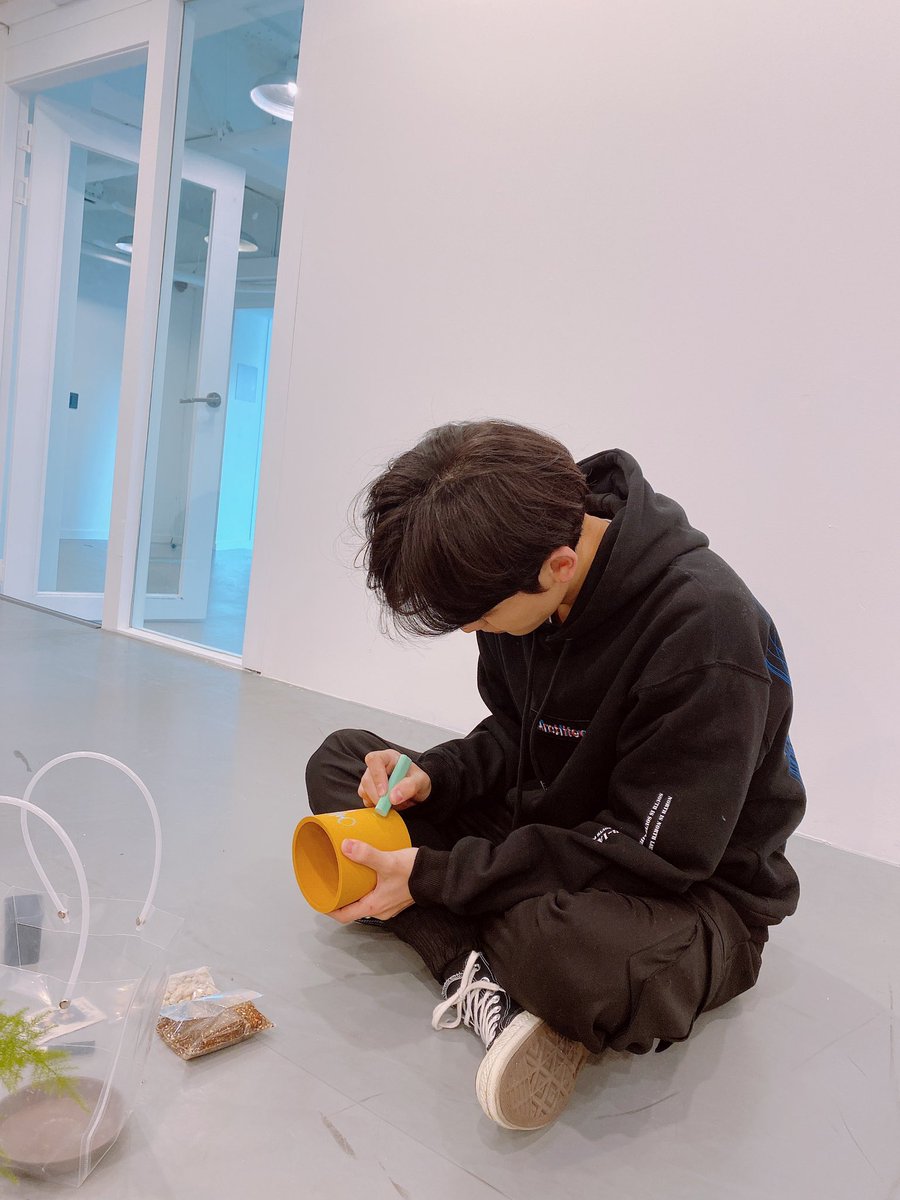 official_ACE7's tweet photo. [#ACE_DATA] 💾

미드나잇에 찾아 온 깜짝 데이터,,,
화분 꾸미는 차니 사진 놓고 가요 총총

P.S. 오늘은 화분 이벤트 마지막 날!
잊지 마세요 ٩(๑′ᴗ‵๑)۶ 💚

그럼 잘 자요 초이들!

#ACE #에이스 #CHOICE #초이스 https://t.co/Mg9C8YSFyJ