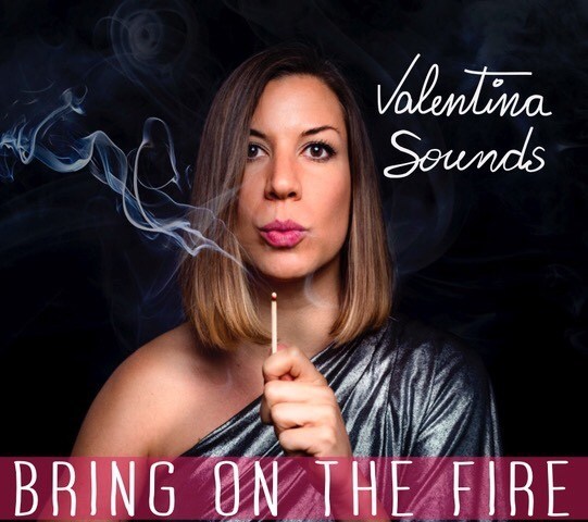 Video Premiere: Valentina Sounds' "For Both of Us" <a href="/valentinasounds/">Valentina Sounds</a> @maggiepoulos #forbothofus #americanamusic #bringonthefire americanahighways.org/2020/04/06/vid…