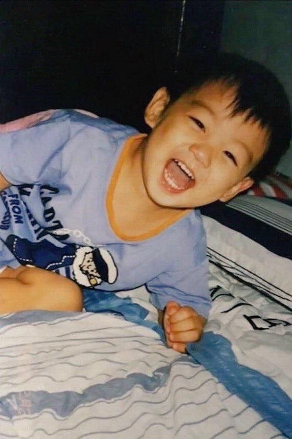 taegikkuker's tweet photo. ┊┊┊⋆ ✧· ✧
┊┊☆ * ⋆   
┊★ *.  
 * . ggukie and i said: 

😃😁😆☺️😊😸

#ARMYSelcaDay #ARSD @BTS_twt https://t.co/CfM4XUHuJL