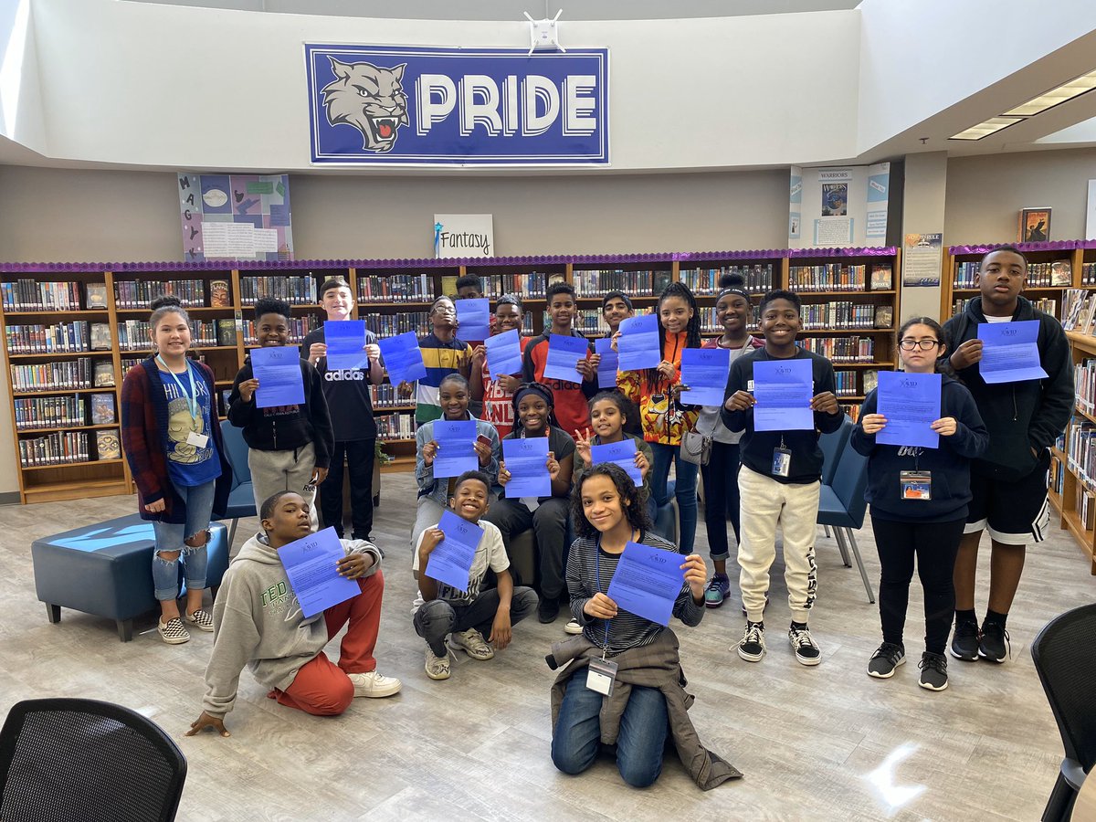 MrsERoberson's tweet photo. I am missing our Creek Valley students and staff today! Stay safe and we will see you all very soon 😊 #BeCVMS #prideinside https://t.co/y58LO01Zee