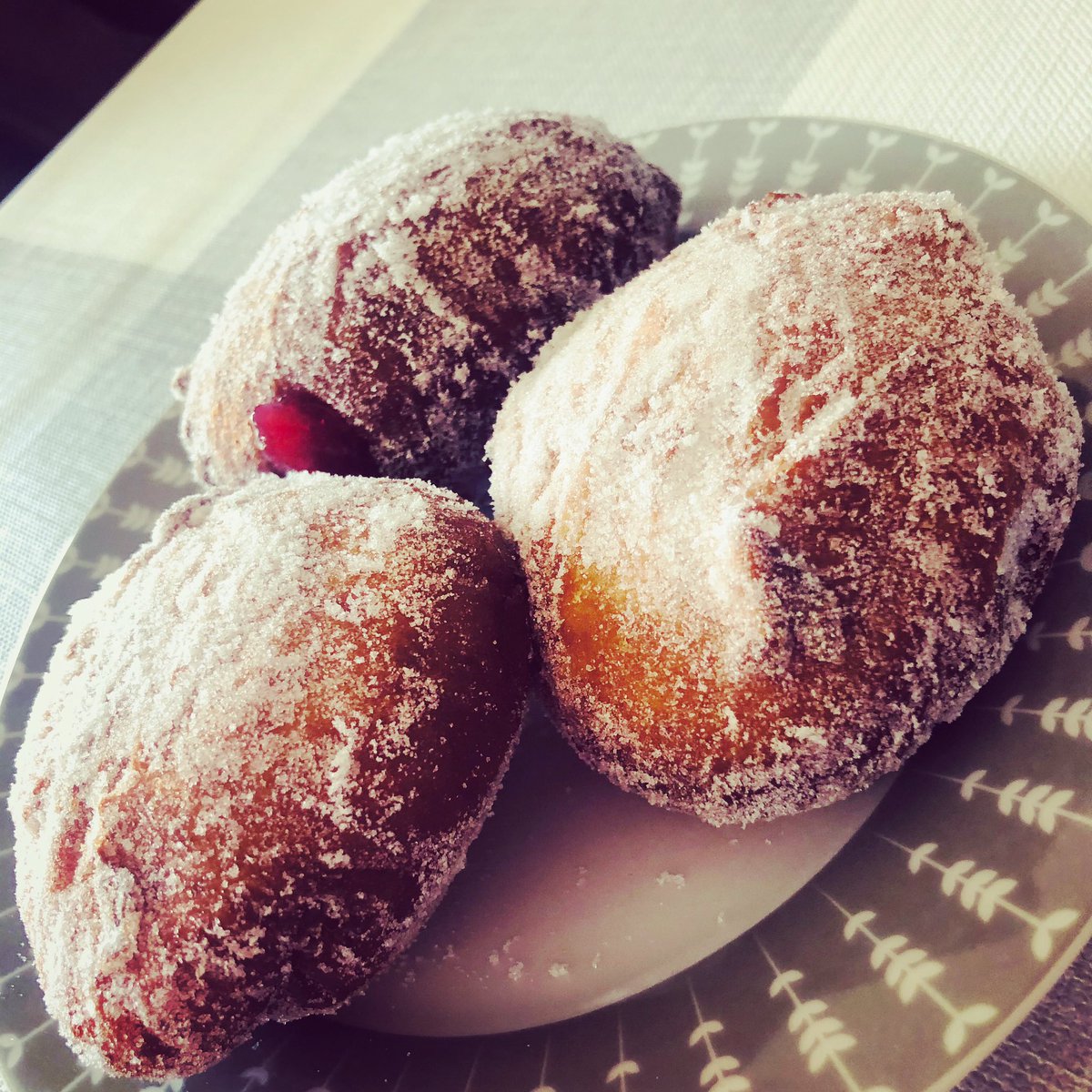 Mandyba07880858's tweet photo. Homemade doughnuts 🍩 https://t.co/0lX9ZnlyKz