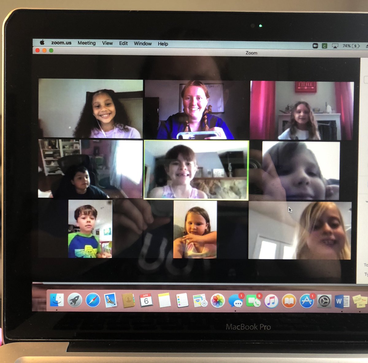 mrstoccoaking's tweet photo. Zoom calls with my first graders are my favorite. Seeing these Ss in their homes with their amazing, hard-working families is so rewarding! First call of the day with some of the class was wonderful! MSA, we are ready for another week of virtual learning!❤️🦉 https://t.co/eA4Naw6v3l