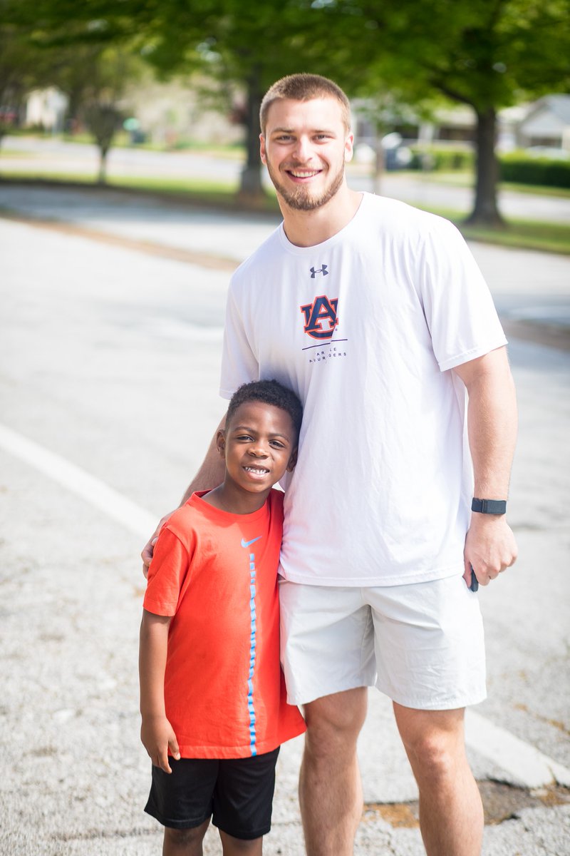 AuburnYou's tweet photo. Adversity reveals character.

Proud of  @AuburnFootball's @joshuamarsh20 for taking this opportunity to join his community in providing 1700 meals to kids in need. 

Thank you, Josh for demonstrating the #AuburnSpirit. 

#TheWhybehindtheYOU https://t.co/du7I7gWeq1