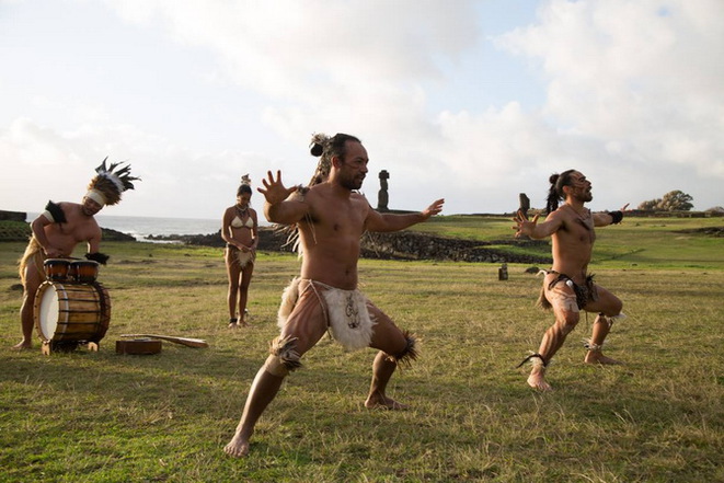 Par ailleurs, après des années de discriminations, le peuple Rapa Nui veut avoir une plus grande autonomie sur la gestion de l'île. Et quoi de mieux que le sport pour défendre une identité culturelle, mettre en avant son drapeau et sa population.
