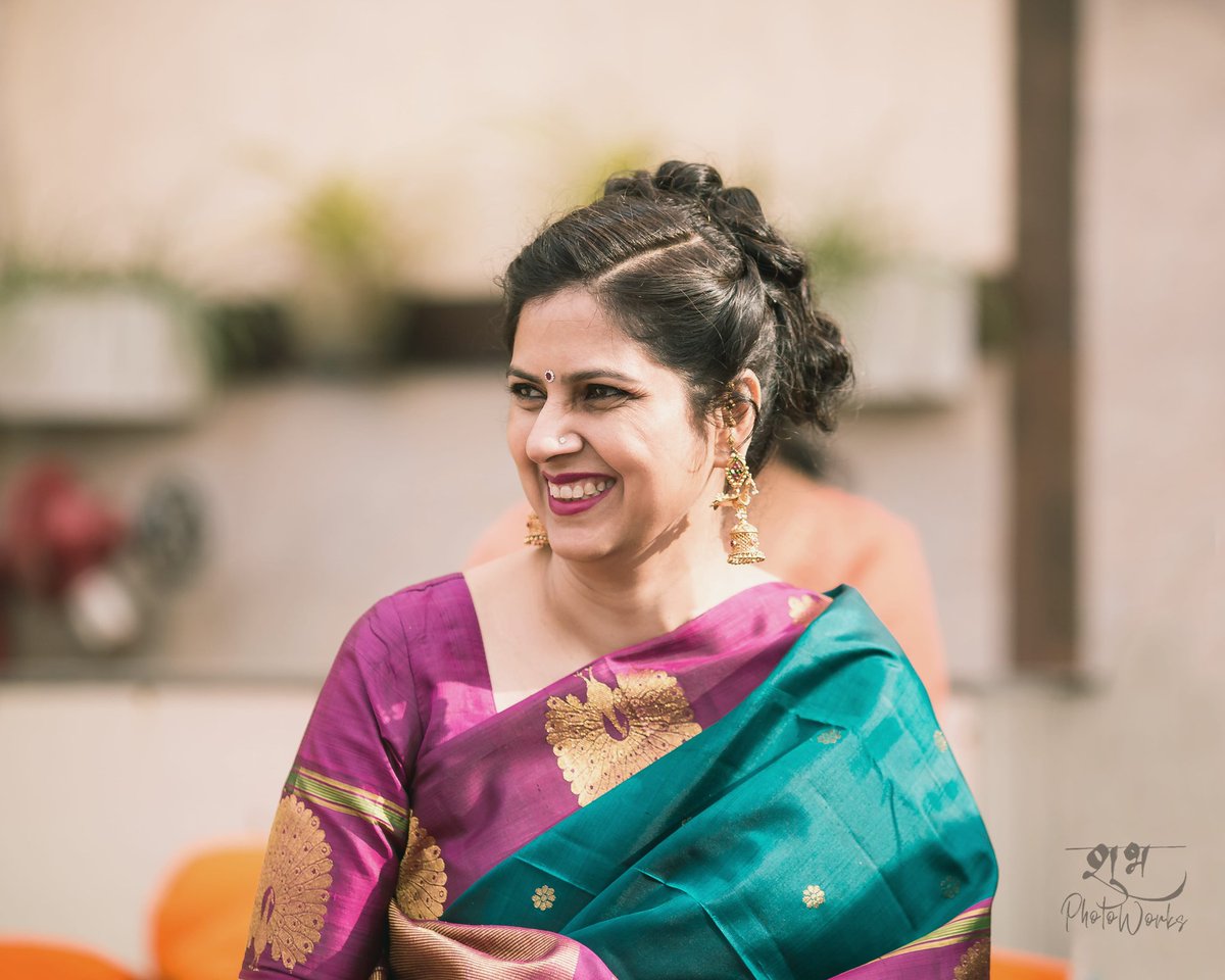 shubh1496's tweet photo. As I always keep talking about the richness of Indian culture’s traditions and fun of Indian weddings. All the rituals and traditions helds their own meaning and beauty.
.
#my9pmpost
#dillikishadi #shagan #sagaii #tilak #saree #jashn #sareelove #smile #elegance #wedding https://t.co/Kfi4r2kDdt