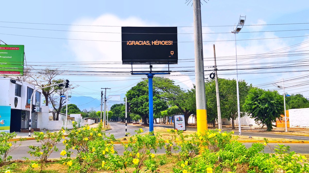 cnmedios's tweet photo. ¡Pronto todo pasará! Las vías volverán a ser transitadas, las escuelas, universidades y centros comerciales volverán a resonar con la voz unísona de los colombianos, nuestras vallas volverán a estar llenas de color y tú volverás a estar tranquilo. #QuedateEnCasa https://t.co/xIBoFnBxDi