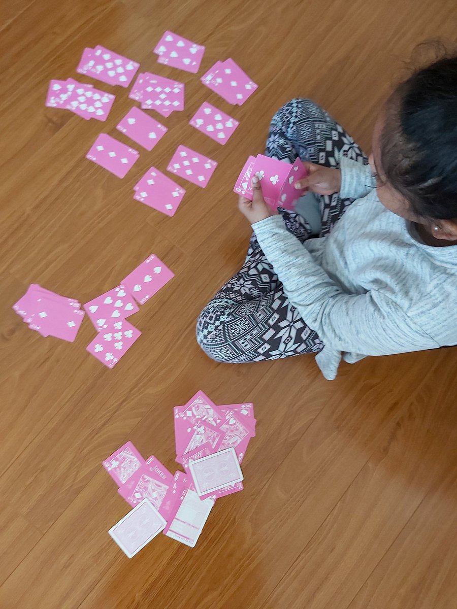 natashamathura's tweet photo. 1st day of online learning with our @Hawthorne_PS family &amp; I would say it's a win! Math to start our Monday. #AddingTo10      #MakingPatterns #FDKandGr1Learning  #Thx #MasseyandKenny #MsDuncombe https://t.co/IQXOAjKYuY